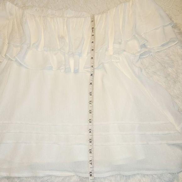 Skies Are Blue off shoulder white blouse - Picture 6 of 7